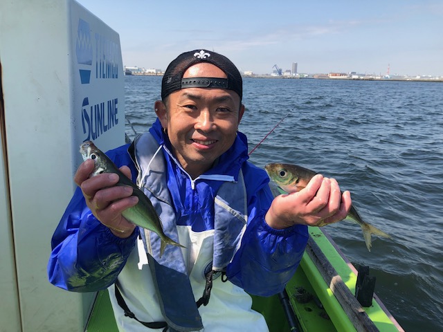 ジギング船でサバが多数