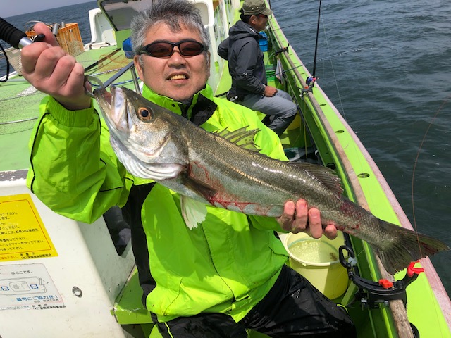 マゴチ船は少ないアタリも順調に!