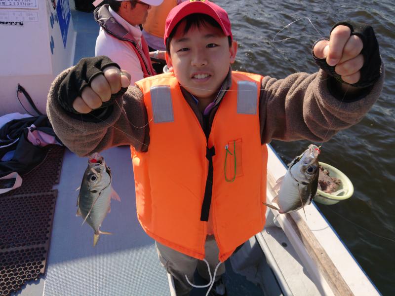 暗くなるとアタリも落ち着き・・