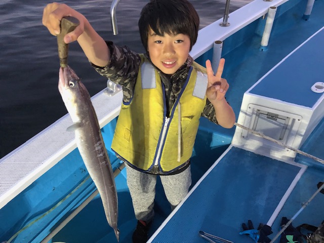 暗くなるとアタリも落ち着き・・