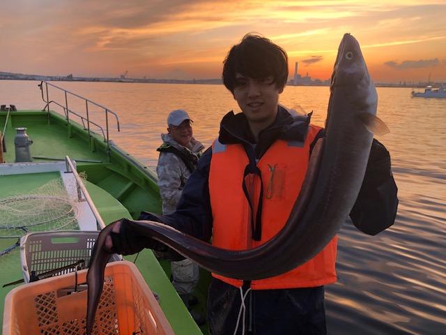 暗くなるとアタリも落ち着き・・