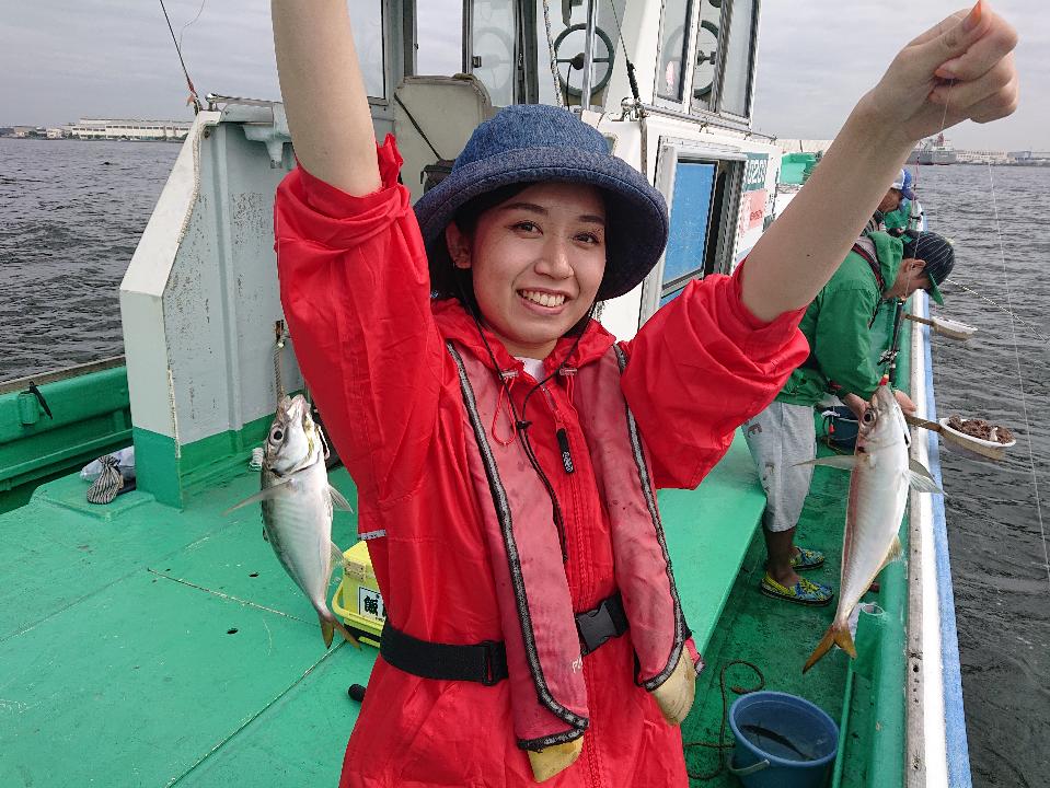 アジは浅場のポイントで活発に!