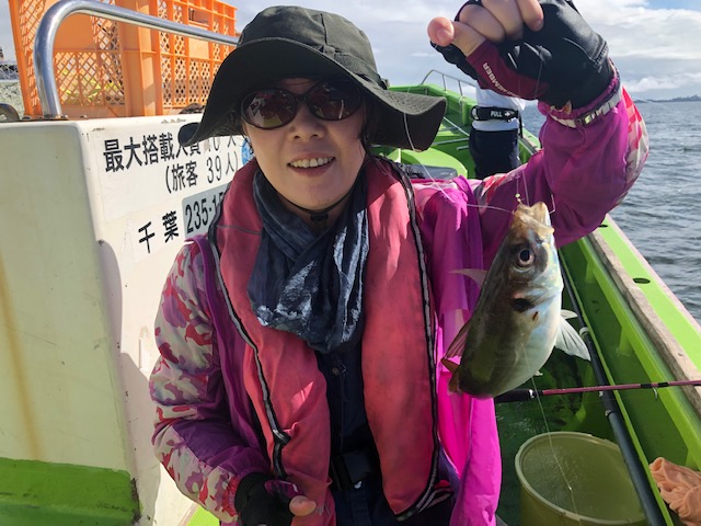 アジは後半活発な反応に!!